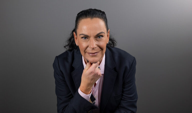 Porträtt på Maritha Holmberg - utbildare inom försäljning och ledarskap på Mindit